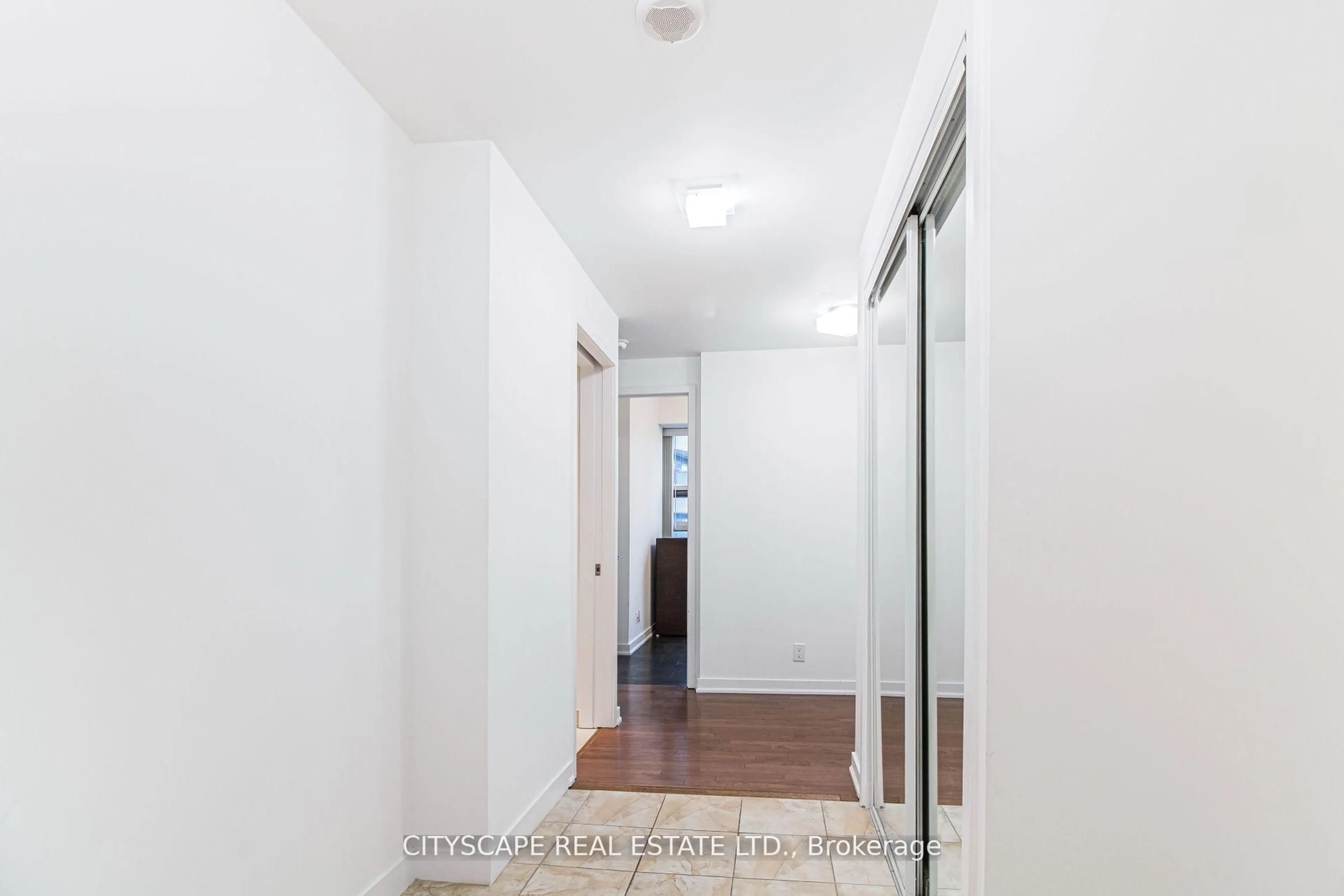 Unknown for 12 York St #3910, Toronto Ontario M5J 0A5
