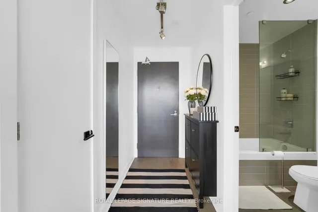 Additional property image - 11 Charlotte St Unit 2605