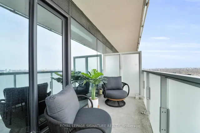 Additional property image - 11 Charlotte St Unit 2605