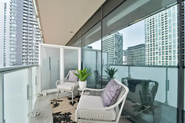 Additional property image - 11 Charlotte St Unit 2605
