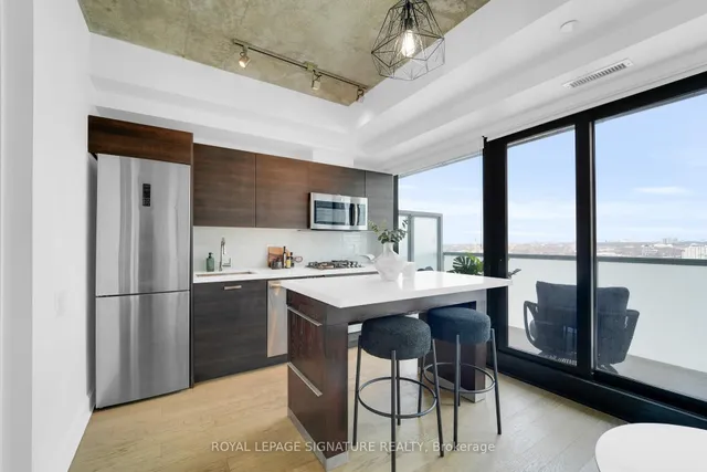 Additional property image - 11 Charlotte St Unit 2605