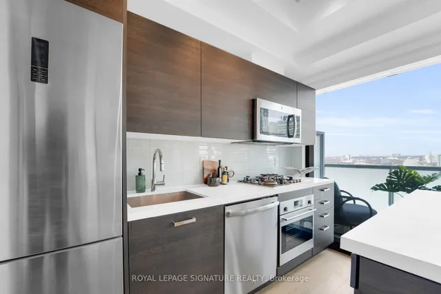Additional property image - 11 Charlotte St Unit 2605