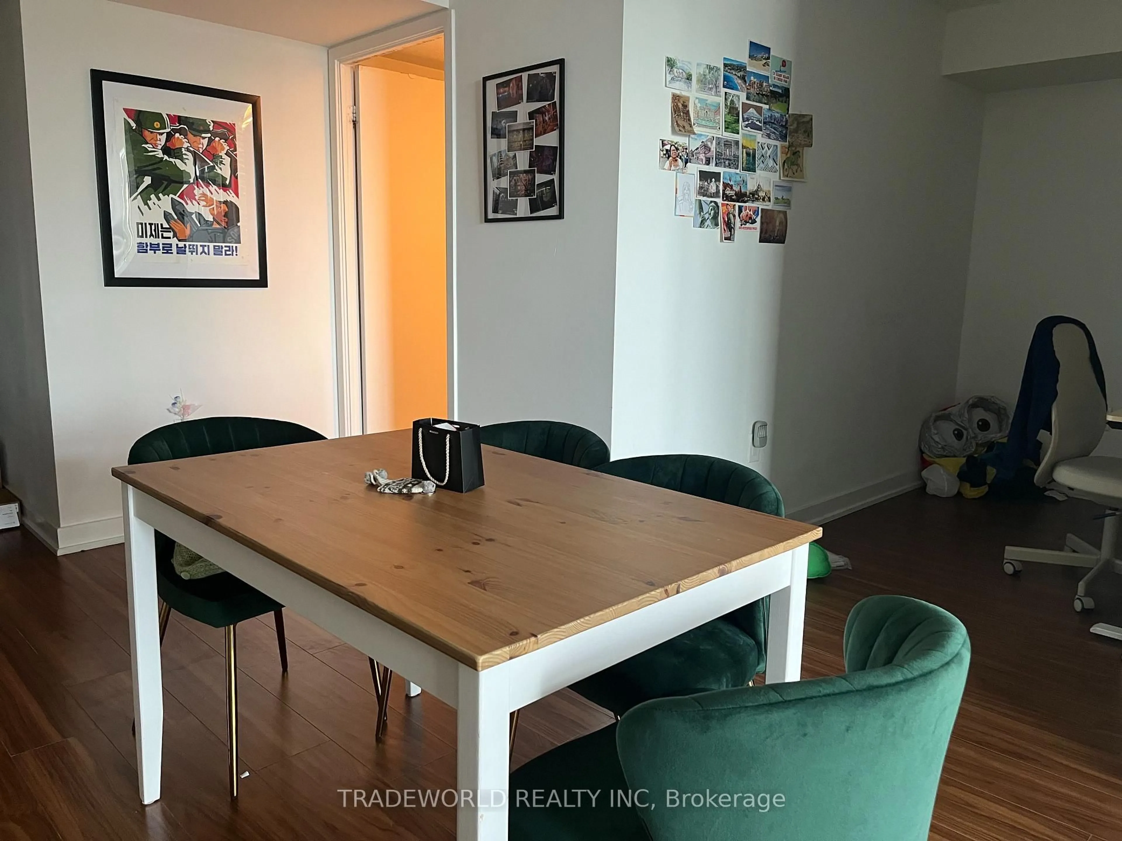A pic of a room for 75 Queens Wharf Rd #2705, Toronto Ontario M5V 0J8