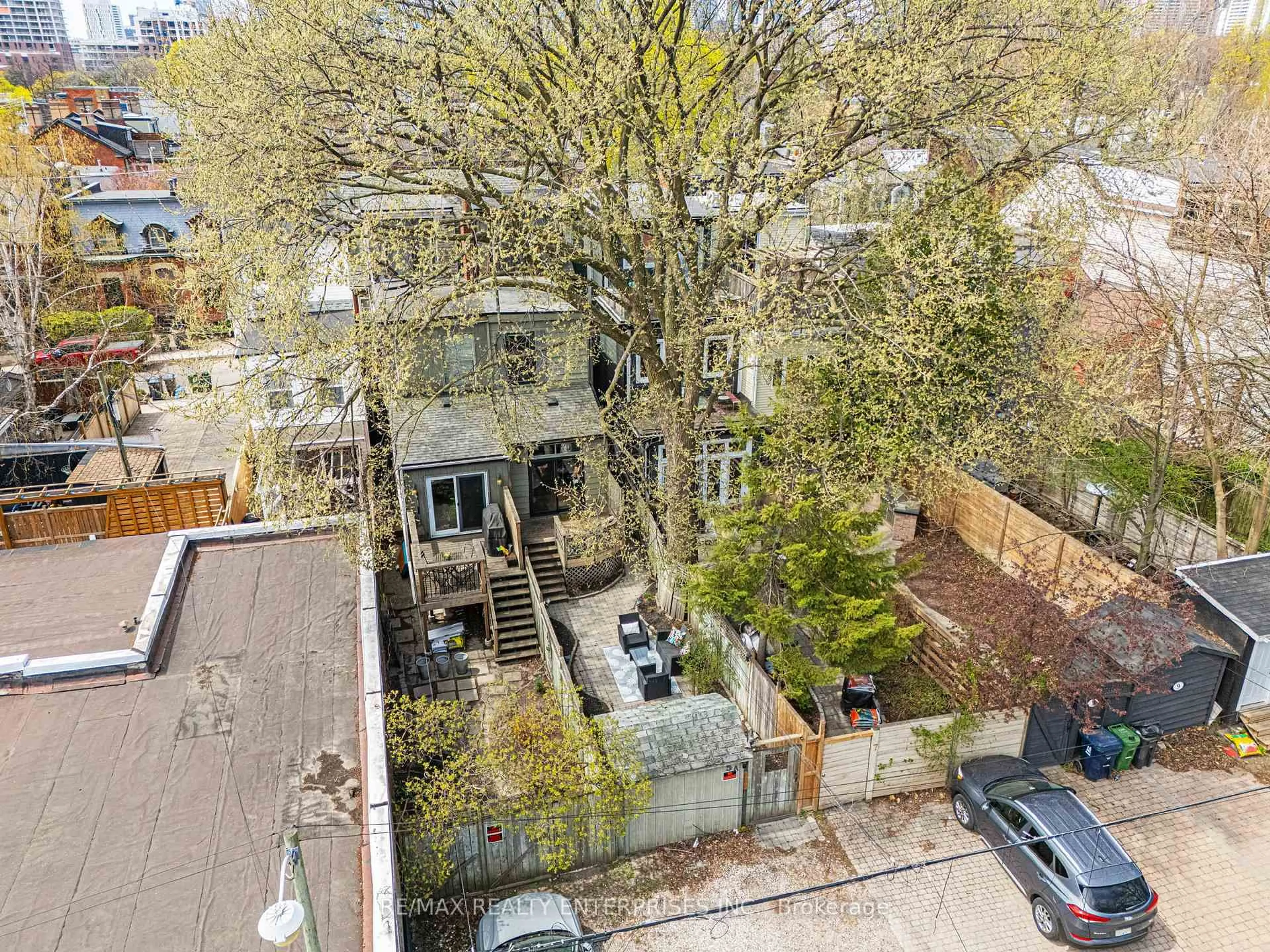 A pic from outside/outdoor area/front of a property/back of a property/a pic from drone, city buildings view from balcony for 5A Sword St, Toronto Ontario M5A 3N3