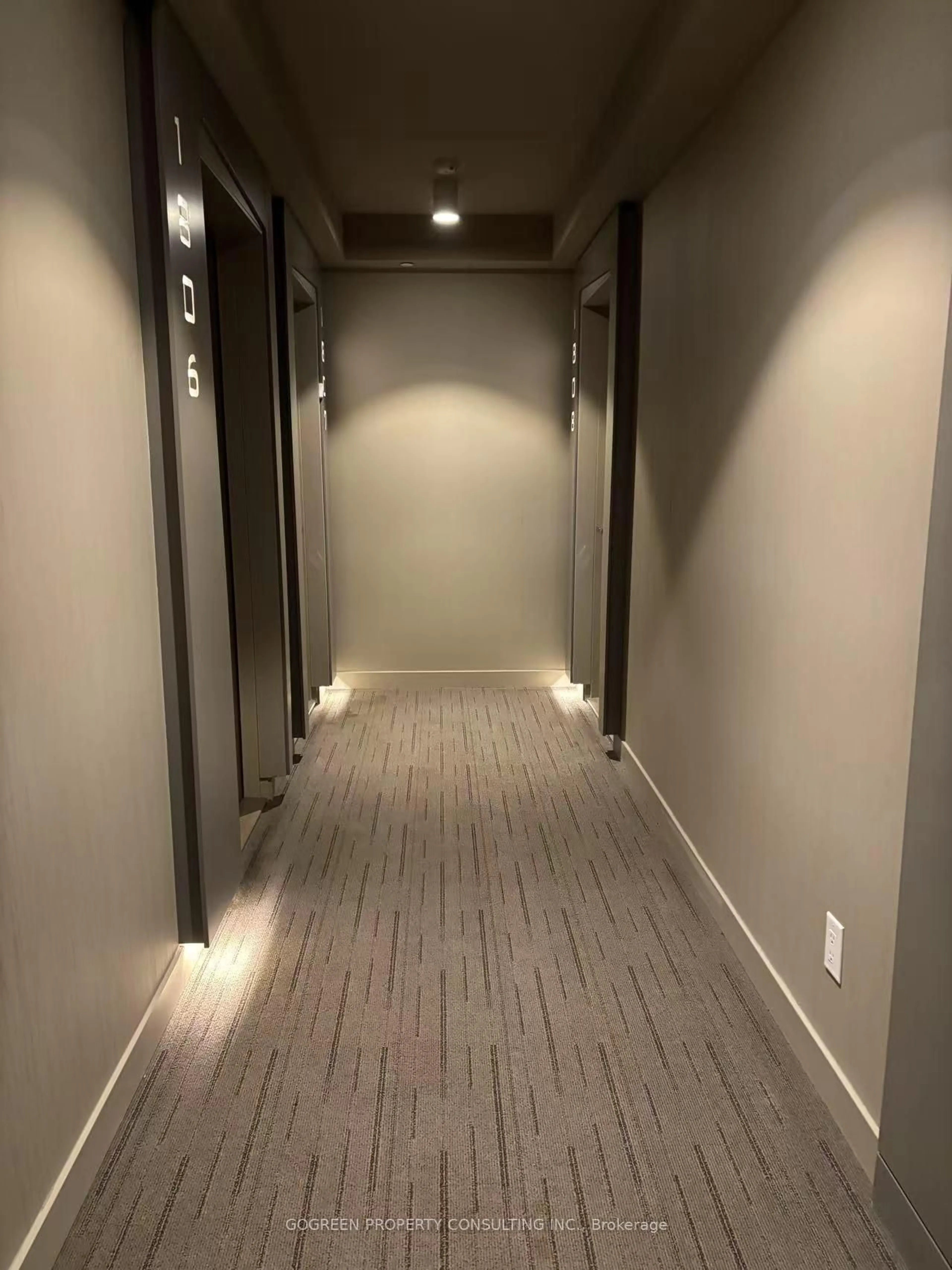 Indoor foyer for 1 Bloor St #1807, Toronto Ontario M4W 0A8