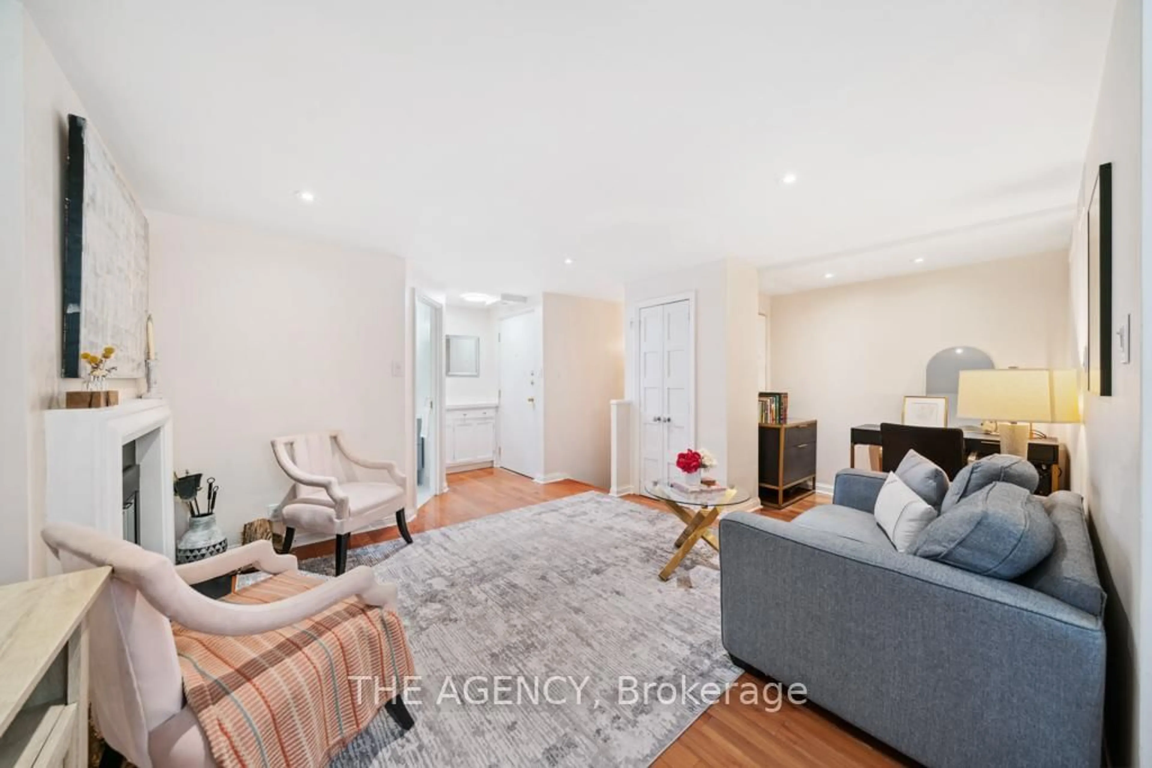 Living room with furniture, unknown for 105 Heath St #3, Toronto Ontario M4V 1T5