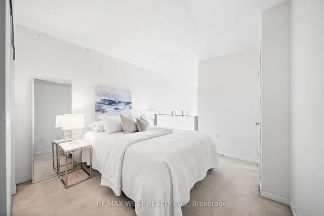 Additional property image - 954 King St Unit 510