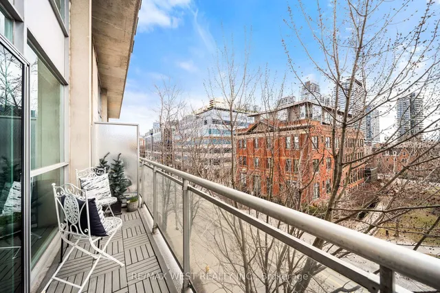 Additional property image - 954 King St Unit 510