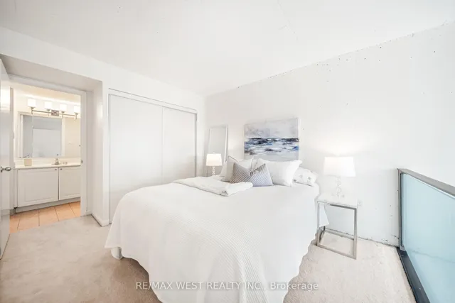 Additional property image - 954 King St Unit 510
