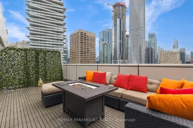 Additional property image - 39 Queens Quay Unit 1101