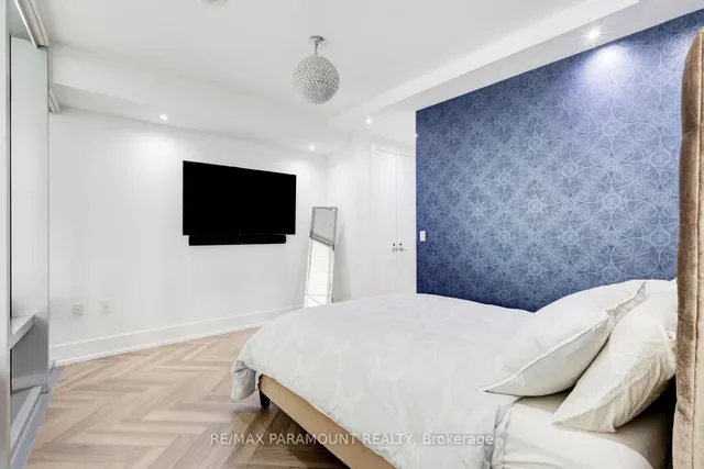 Additional property image - 39 Queens Quay Unit 1101