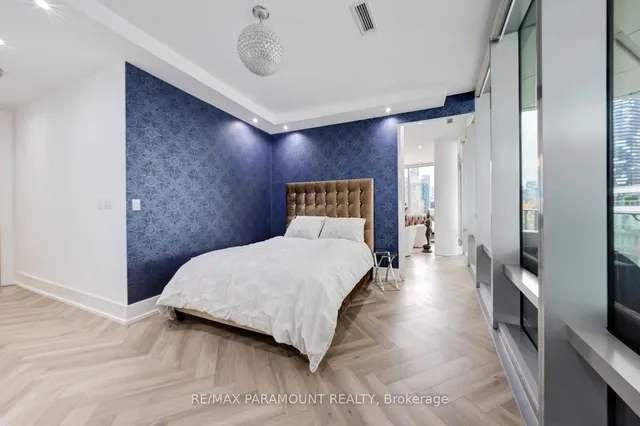 Additional property image - 39 Queens Quay Unit 1101
