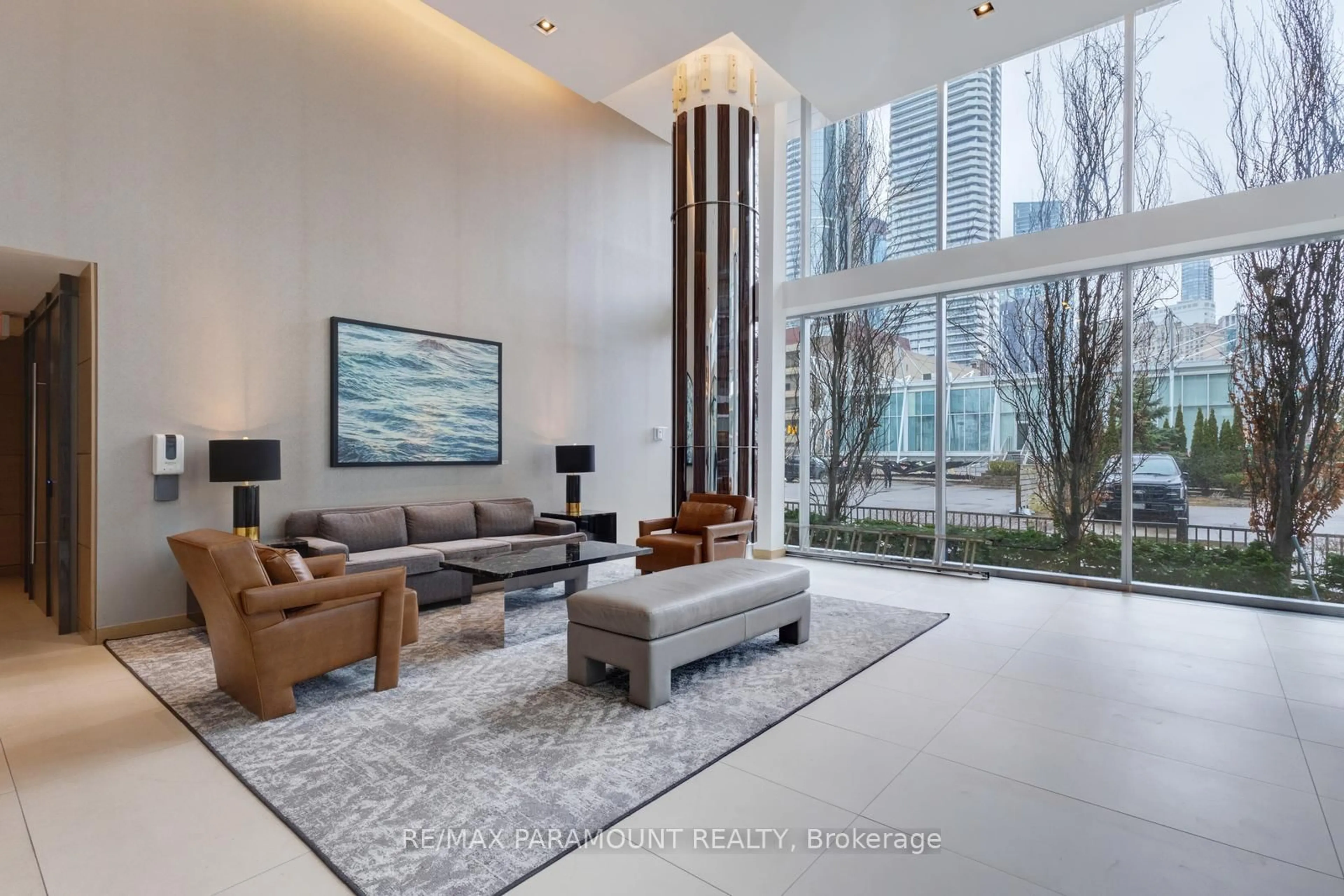 Indoor foyer for 39 Queens Quay #1101, Toronto Ontario M5E 0A4
