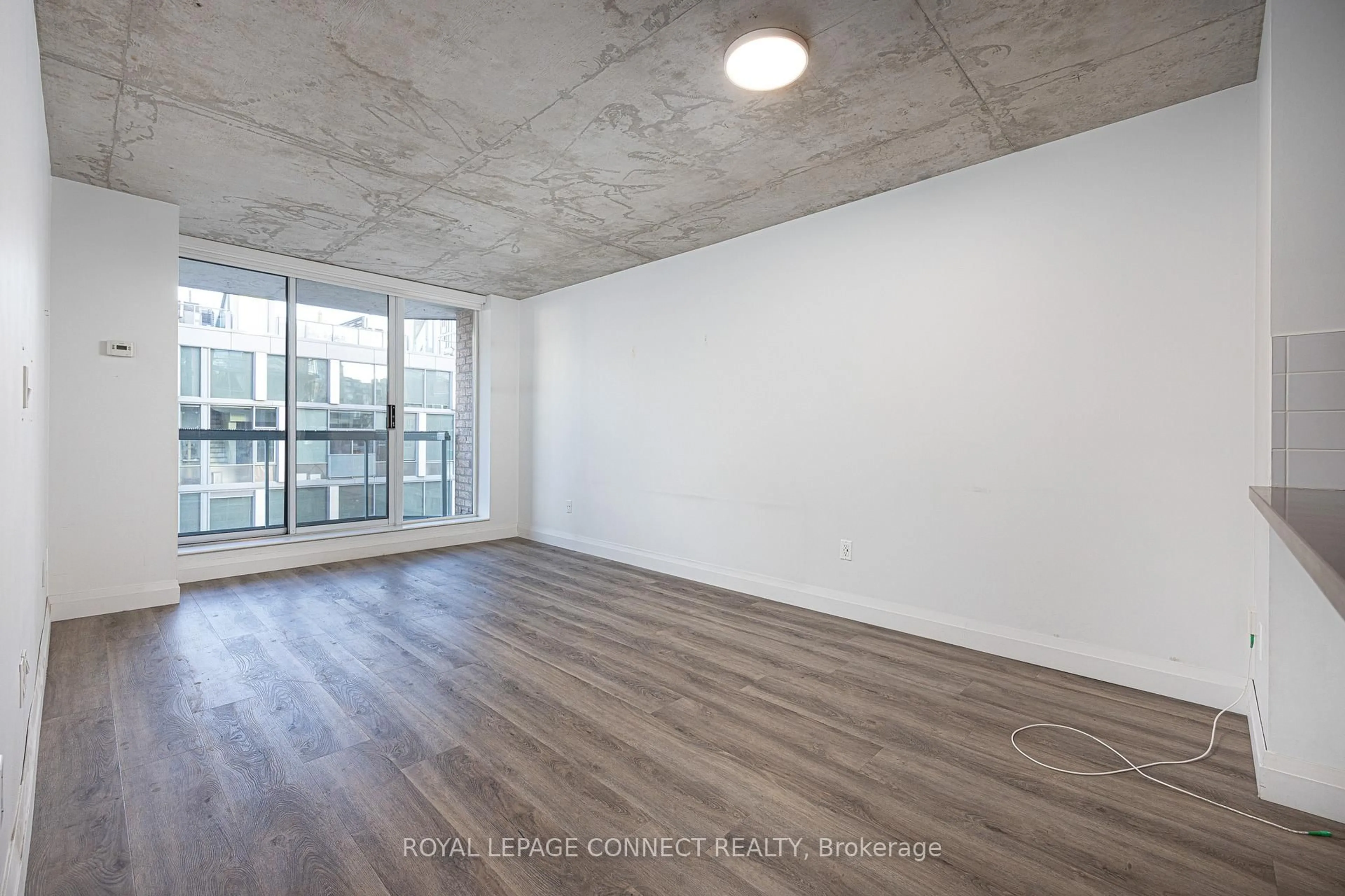 A pic of a room for 311 Richmond St #705, Toronto Ontario M5A 4S8