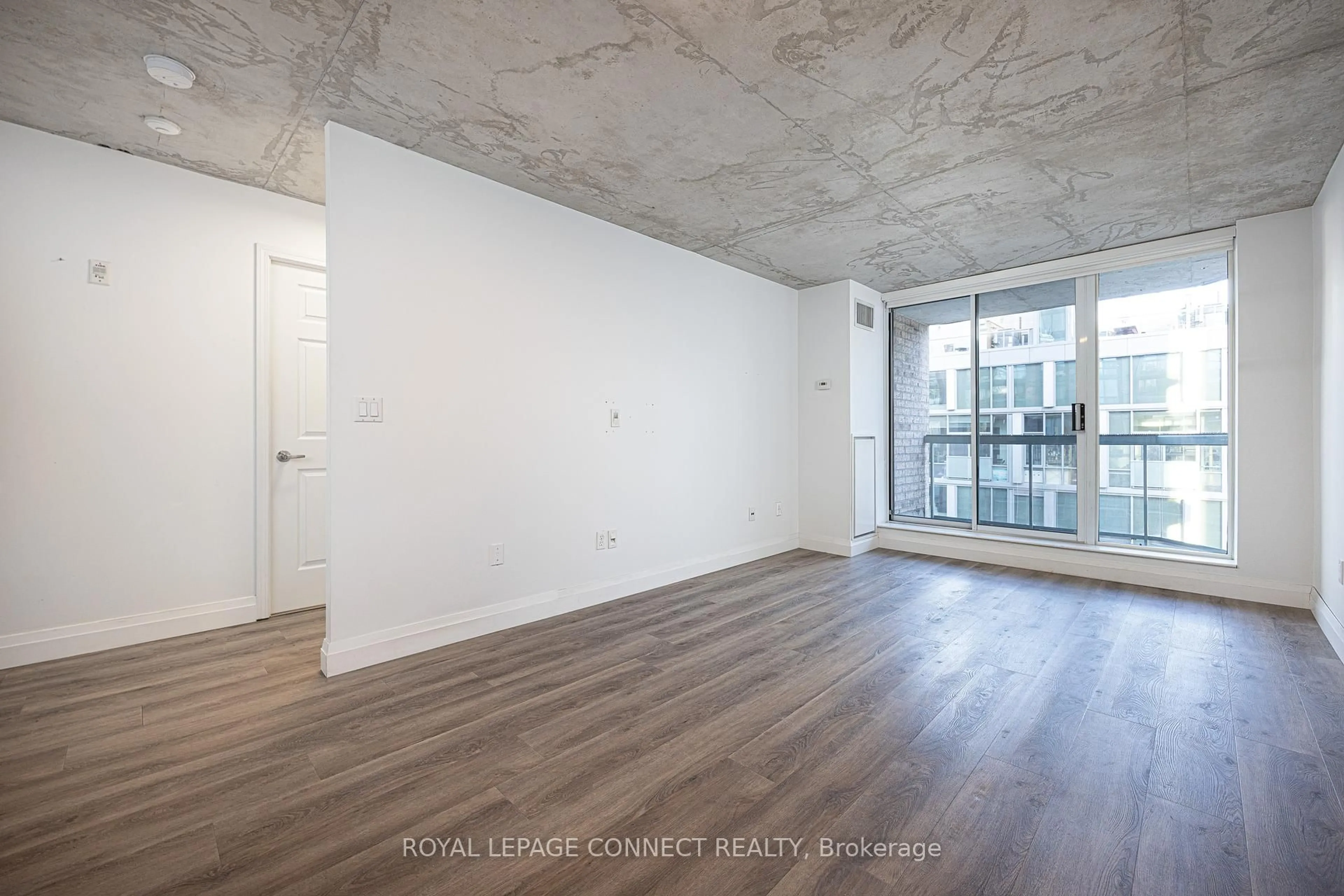 A pic of a room for 311 Richmond St #705, Toronto Ontario M5A 4S8