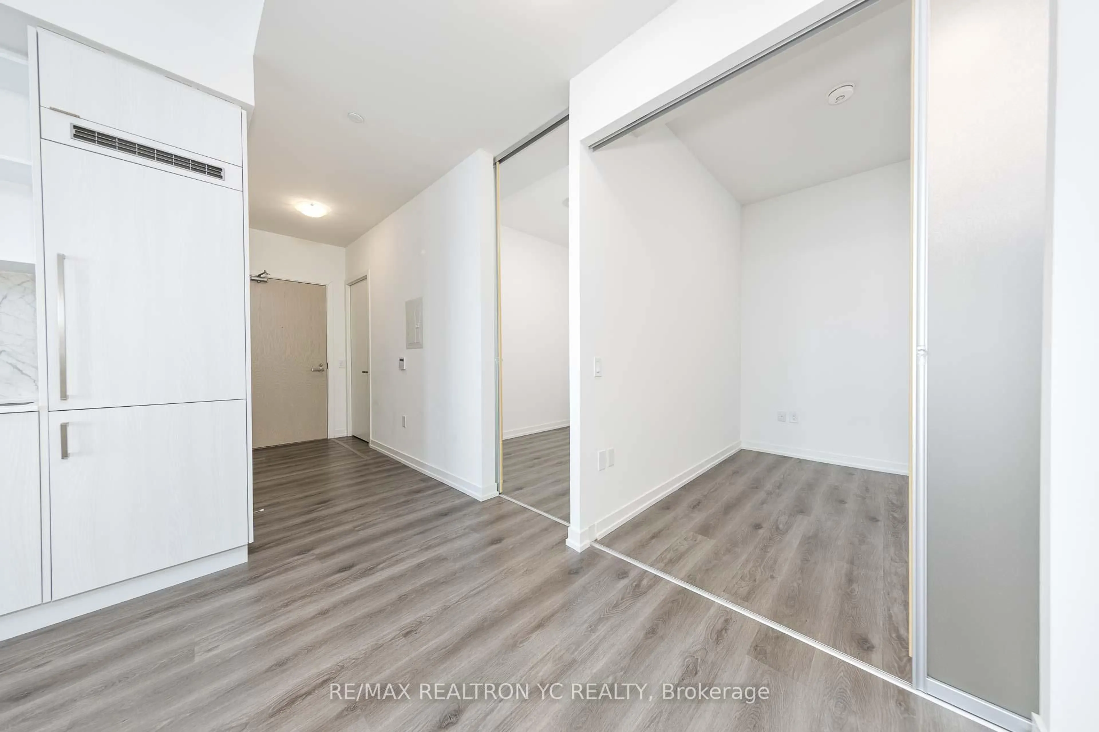 A pic of a room for 138 Downes St #6908, Toronto Ontario M5E 0E4