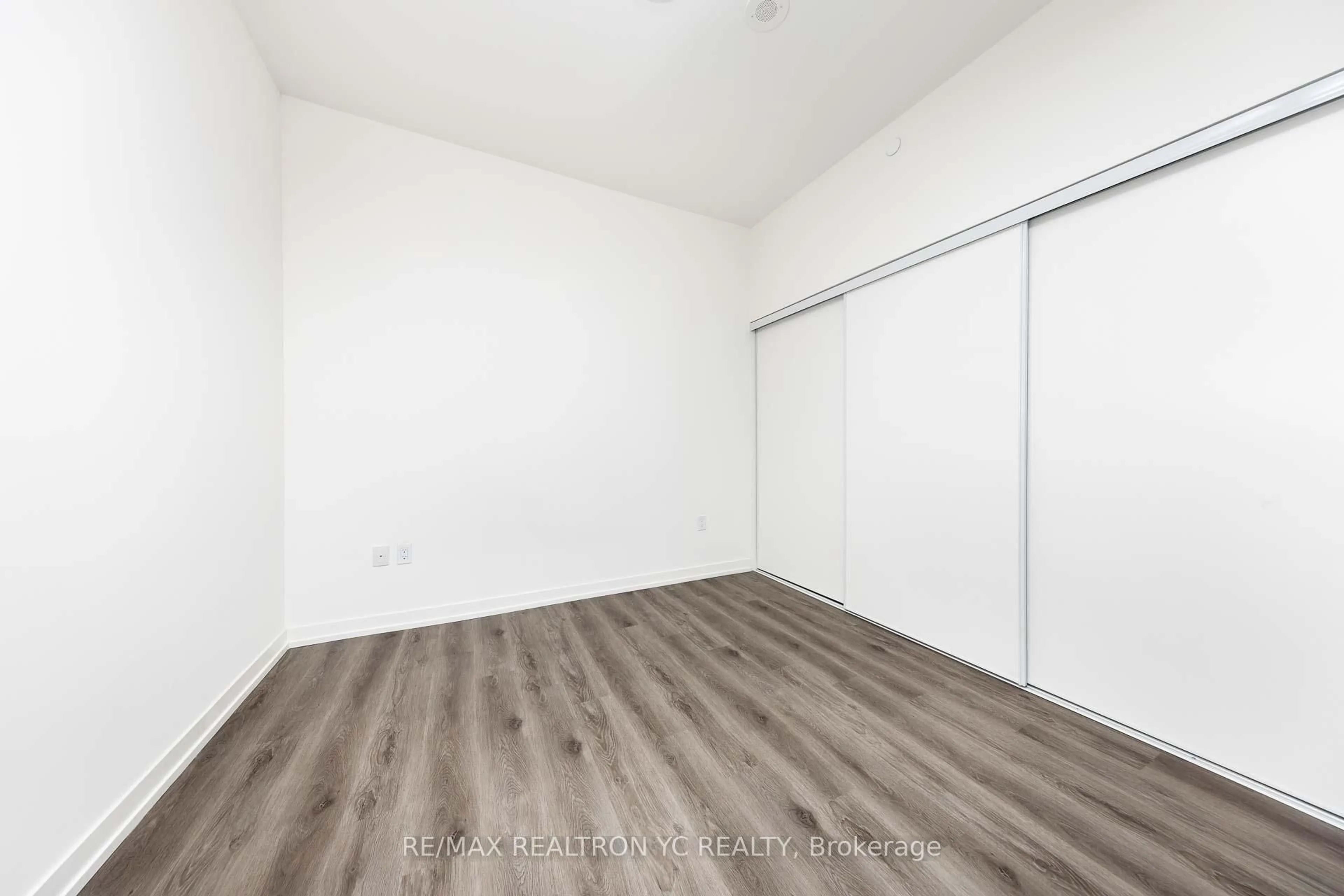 A pic of a room for 138 Downes St #6908, Toronto Ontario M5E 0E4