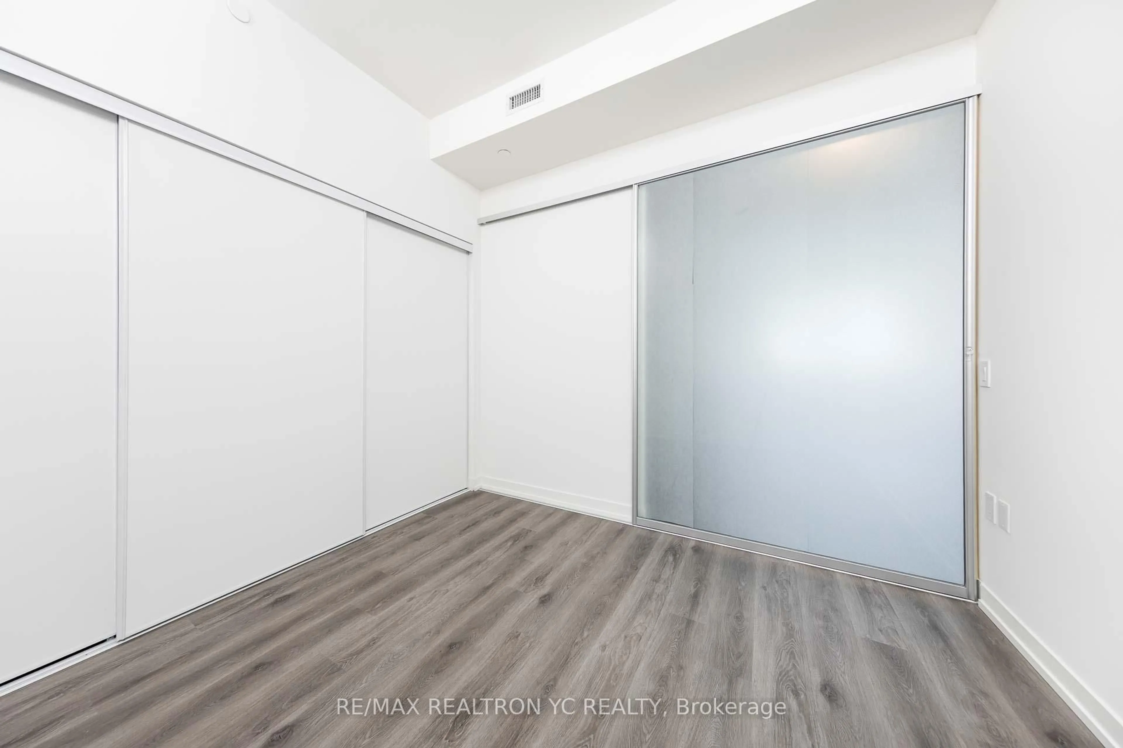 A pic of a room for 138 Downes St #6908, Toronto Ontario M5E 0E4