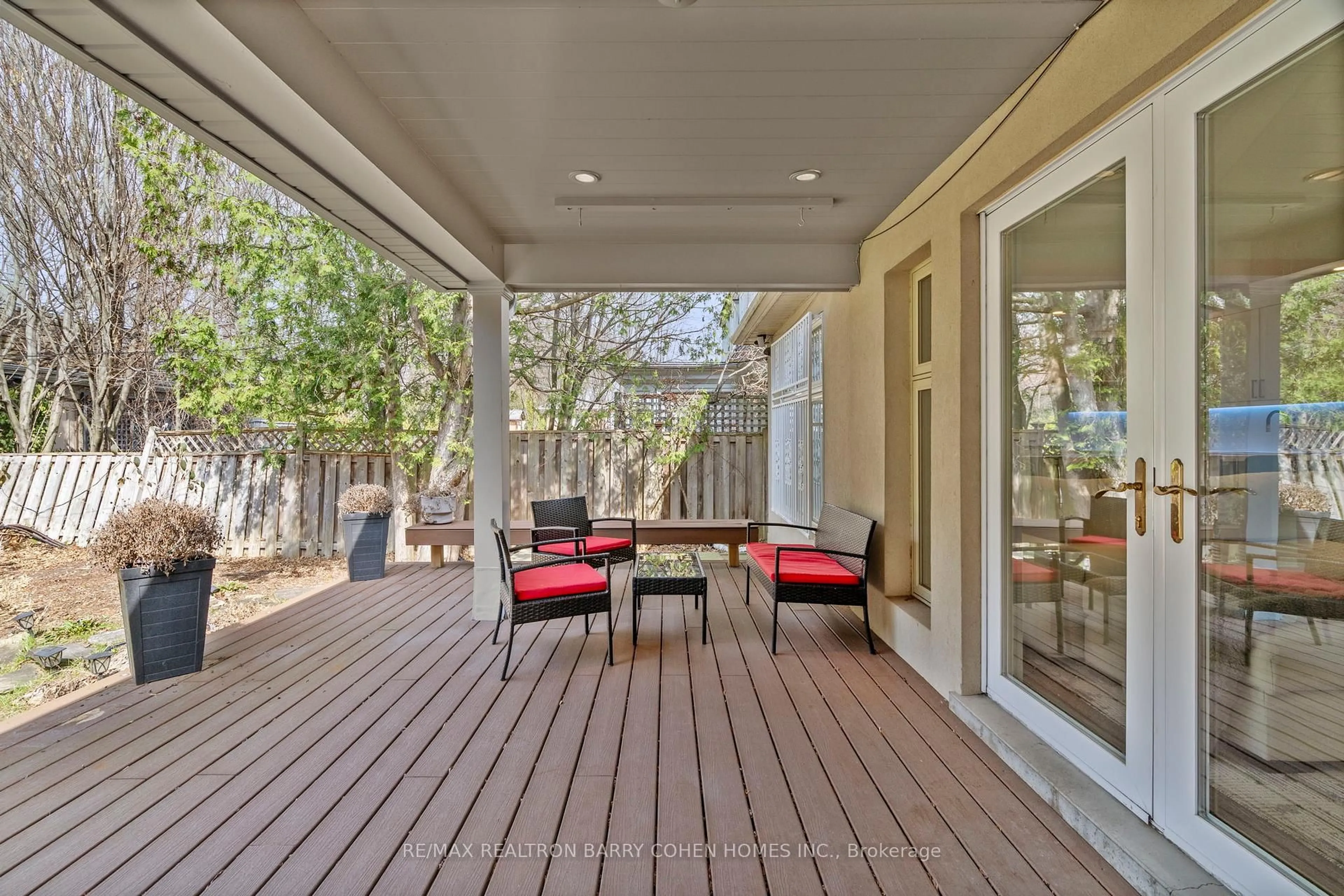 Patio, street for 32 Beechwood Ave, Toronto Ontario M6N 4T1