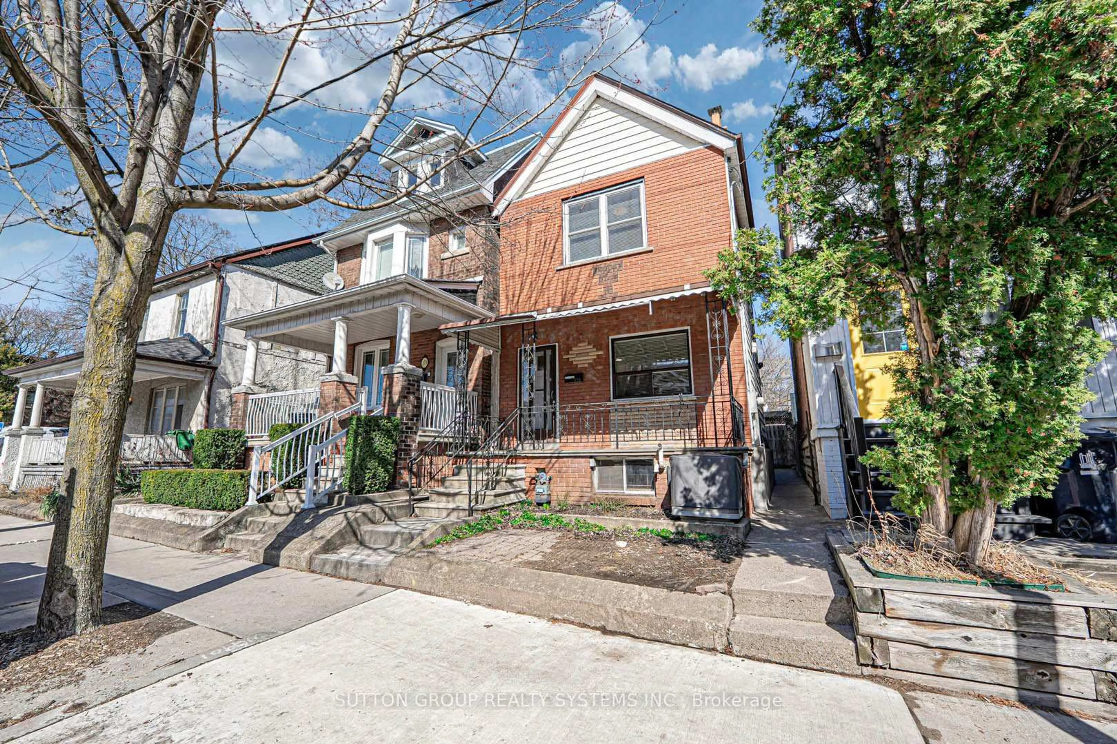 Home with brick exterior material, street for 171 Christie St, Toronto Ontario M6G 3B3