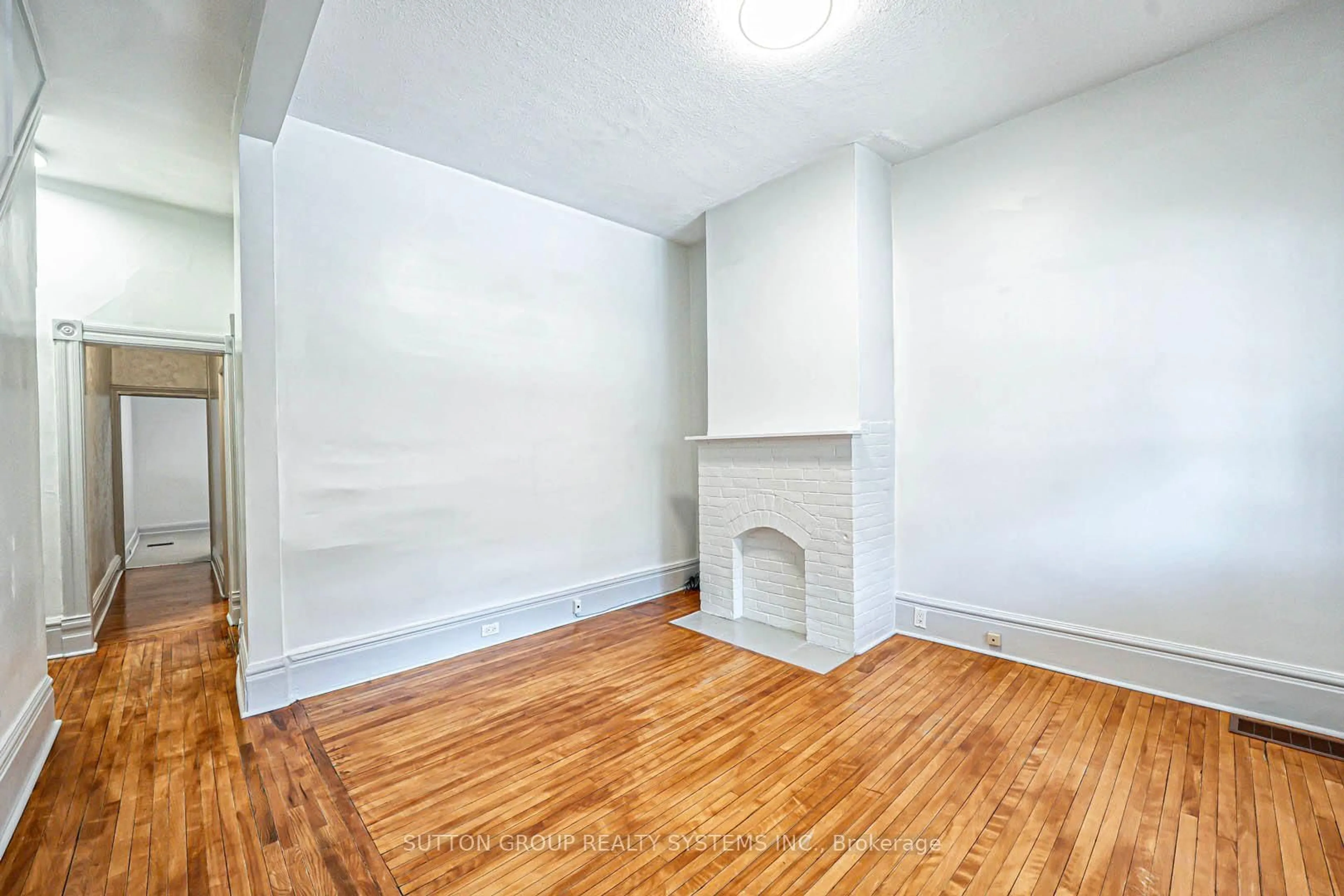 A pic of a room for 171 Christie St, Toronto Ontario M6G 3B3