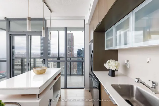 Additional property image - 110 Charles St Unit 3410