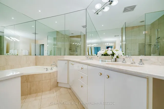 Additional property image - 38 Avenue Rd Unit 400
