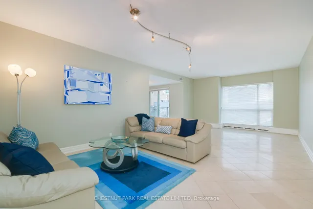 Additional property image - 38 Avenue Rd Unit 400