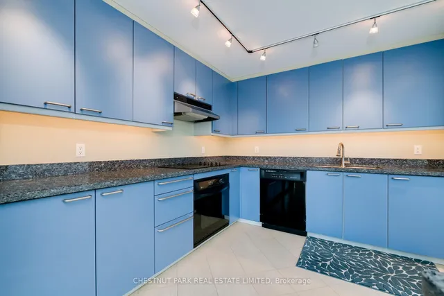 Additional property image - 38 Avenue Rd Unit 400