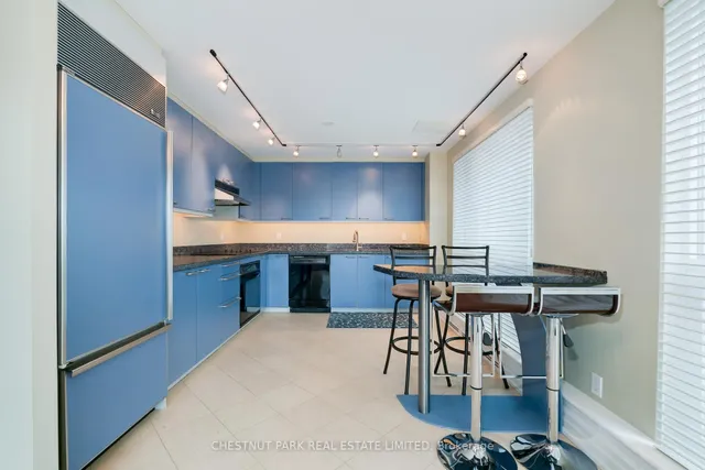 Additional property image - 38 Avenue Rd Unit 400