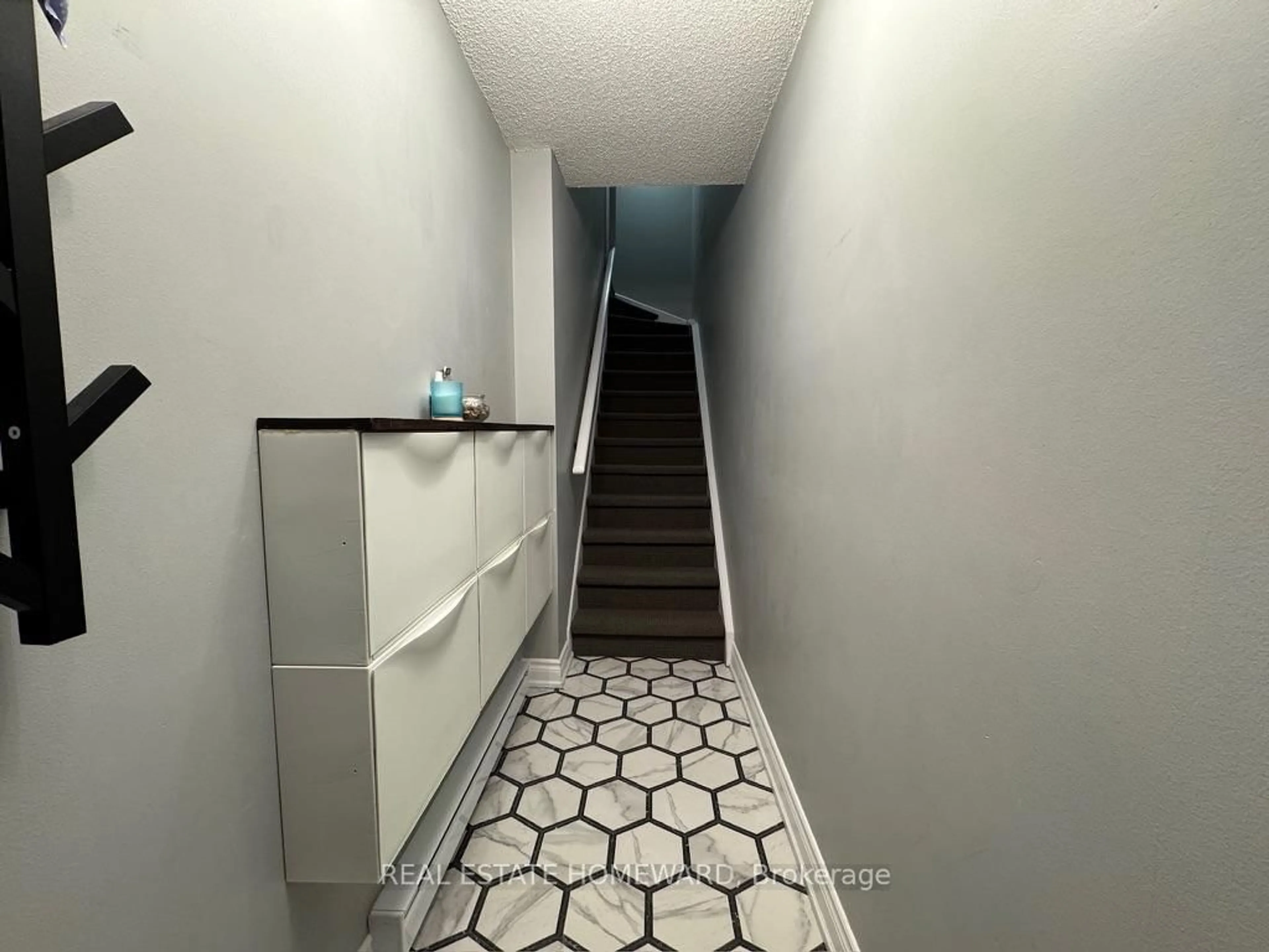 Stairs for 3 Everson Dr #350, Toronto Ontario M2N 7C2
