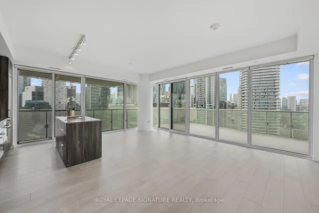 Additional property image - 15 Queens Quay Unit 3305