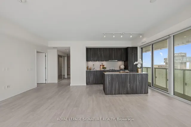 Additional property image - 15 Queens Quay Unit 3305