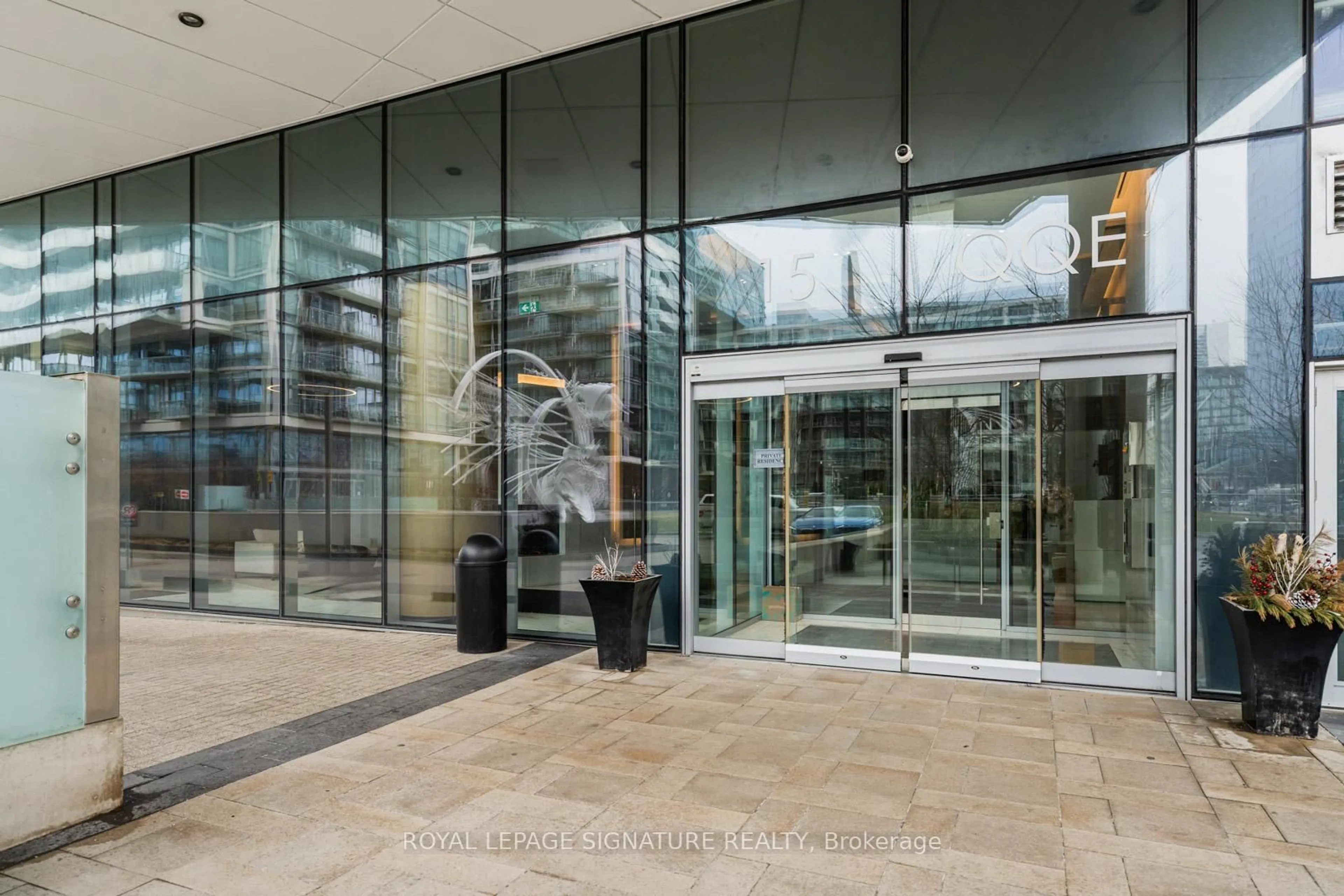 Indoor foyer for 15 Queens Quay #3305, Toronto Ontario M5E 0C5
