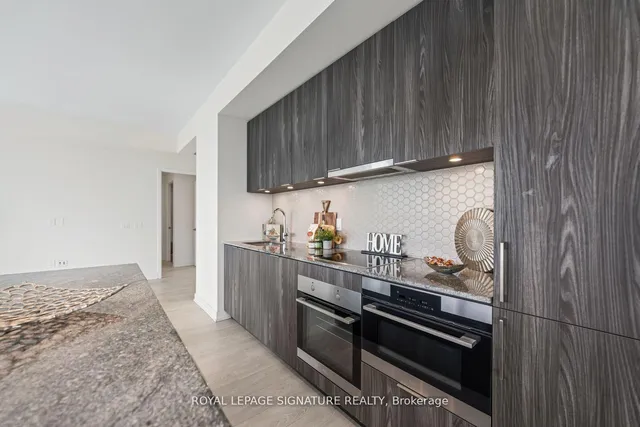 Additional property image - 15 Queens Quay Unit 3305