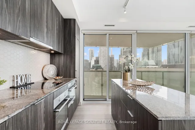 Additional property image - 15 Queens Quay Unit 3305