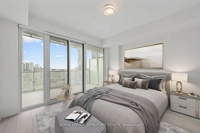 Additional property image - 15 Queens Quay Unit 3305