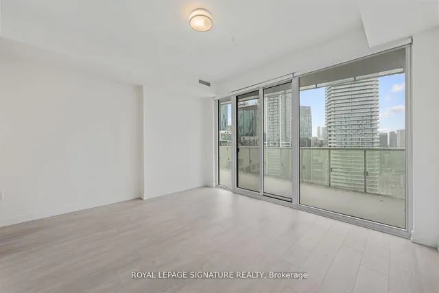Additional property image - 15 Queens Quay Unit 3305