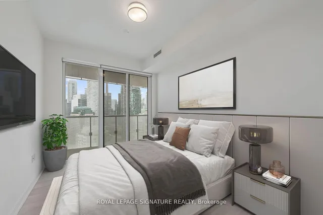 Additional property image - 15 Queens Quay Unit 3305