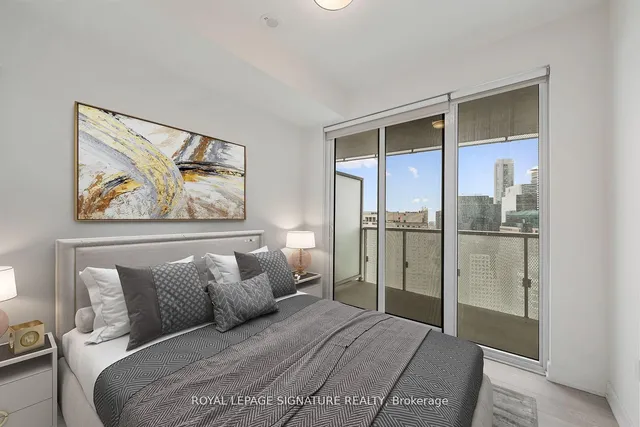 Additional property image - 15 Queens Quay Unit 3305