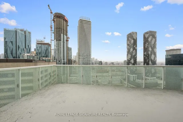 Additional property image - 15 Queens Quay Unit 3305