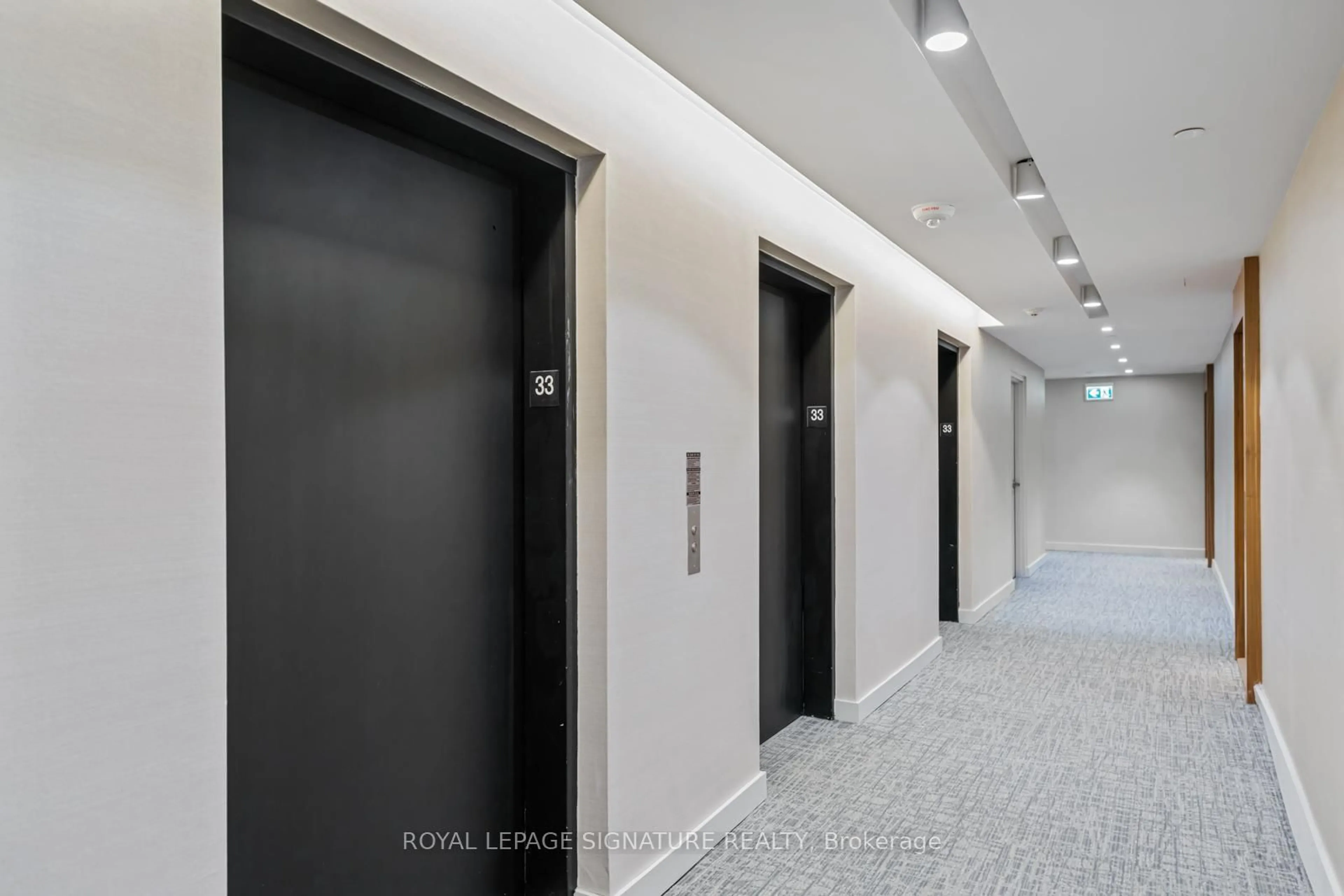 Indoor foyer for 15 Queens Quay #3305, Toronto Ontario M5E 0C5