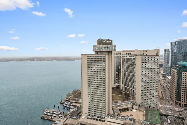 Additional property image - 15 Queens Quay Unit 3305