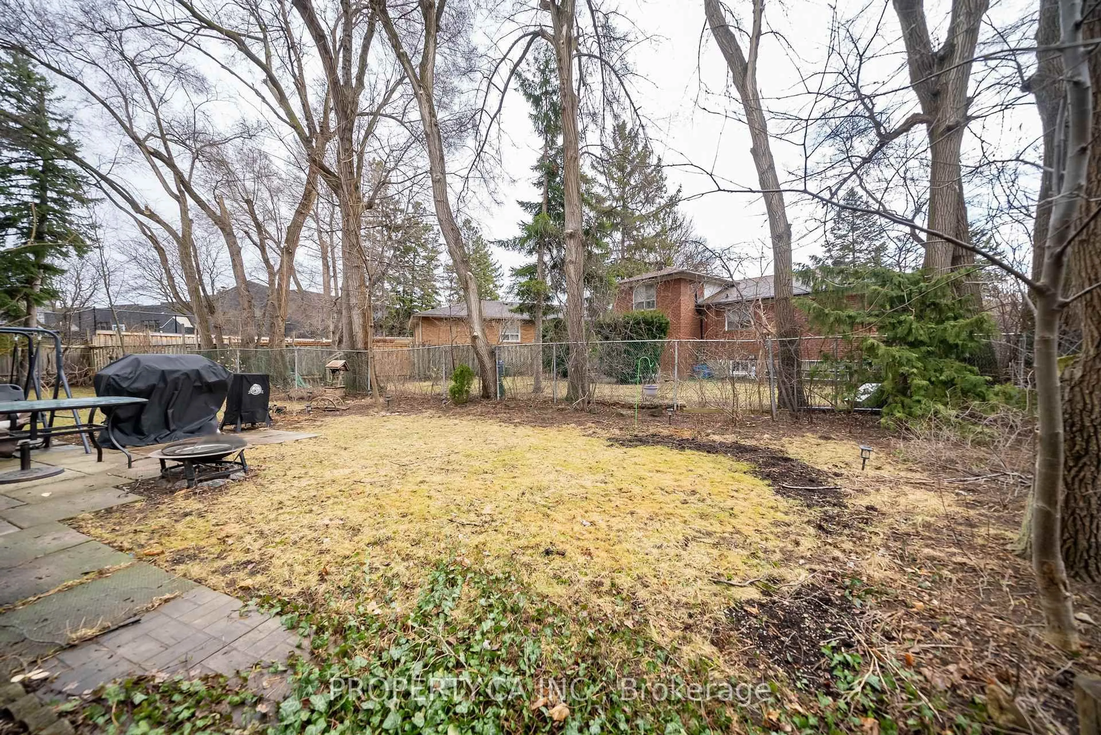 Patio, unknown for 5937 Bathurst St #7, Toronto Ontario M2R 1Y8