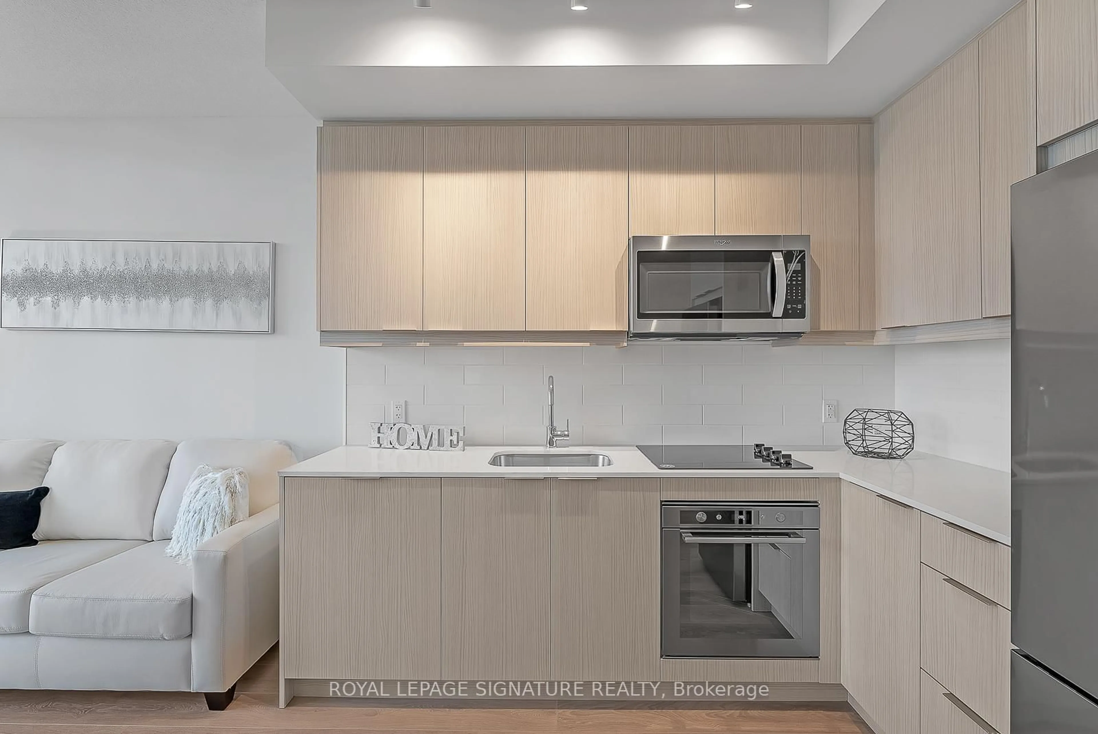 Standard kitchen, unknown for 36 Forest Manor Rd #722, Toronto Ontario M2J 1M1