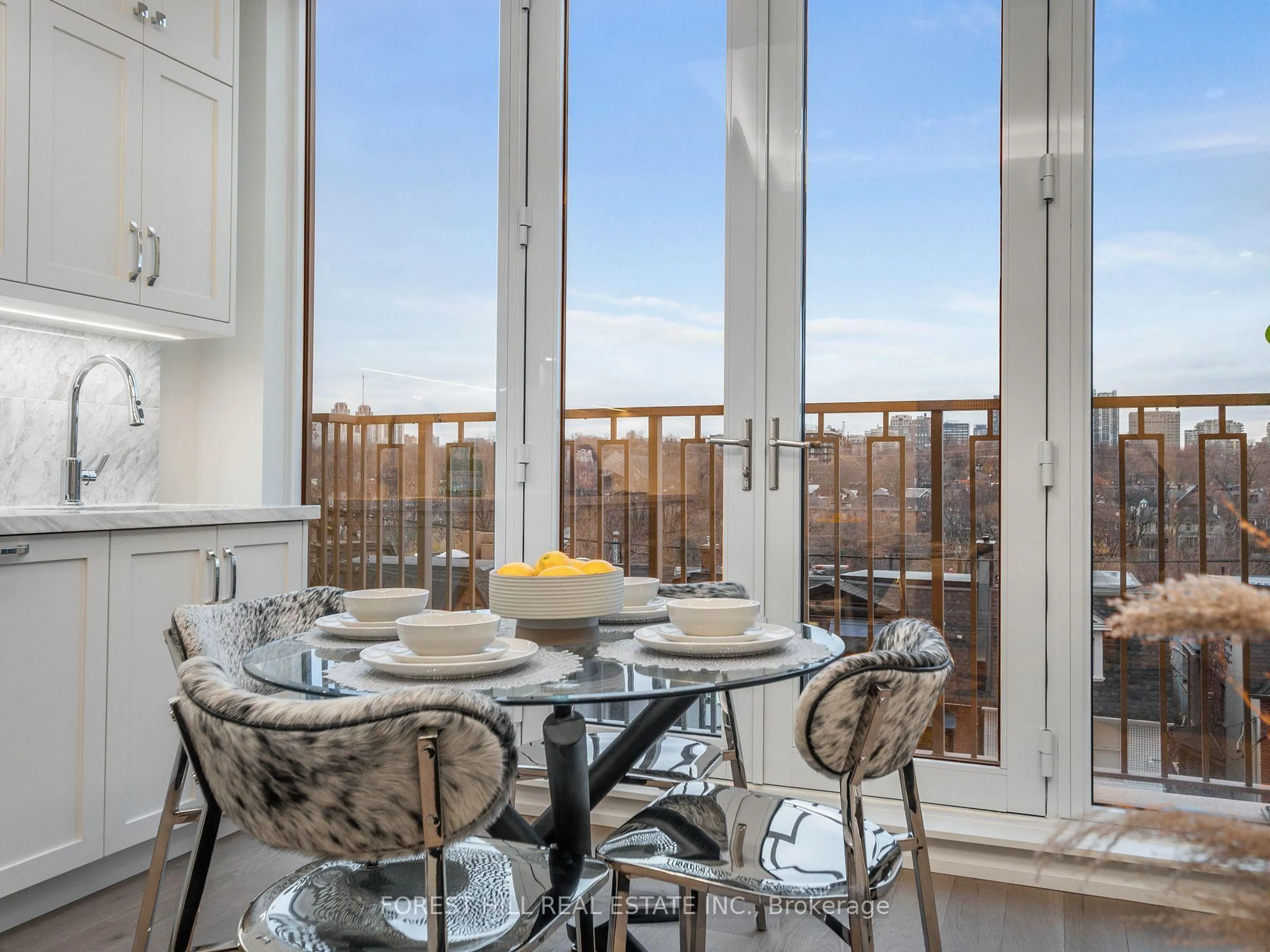 Dining room, unknown for 128 Hazelton Ave #401, Toronto Ontario M5R 2E5