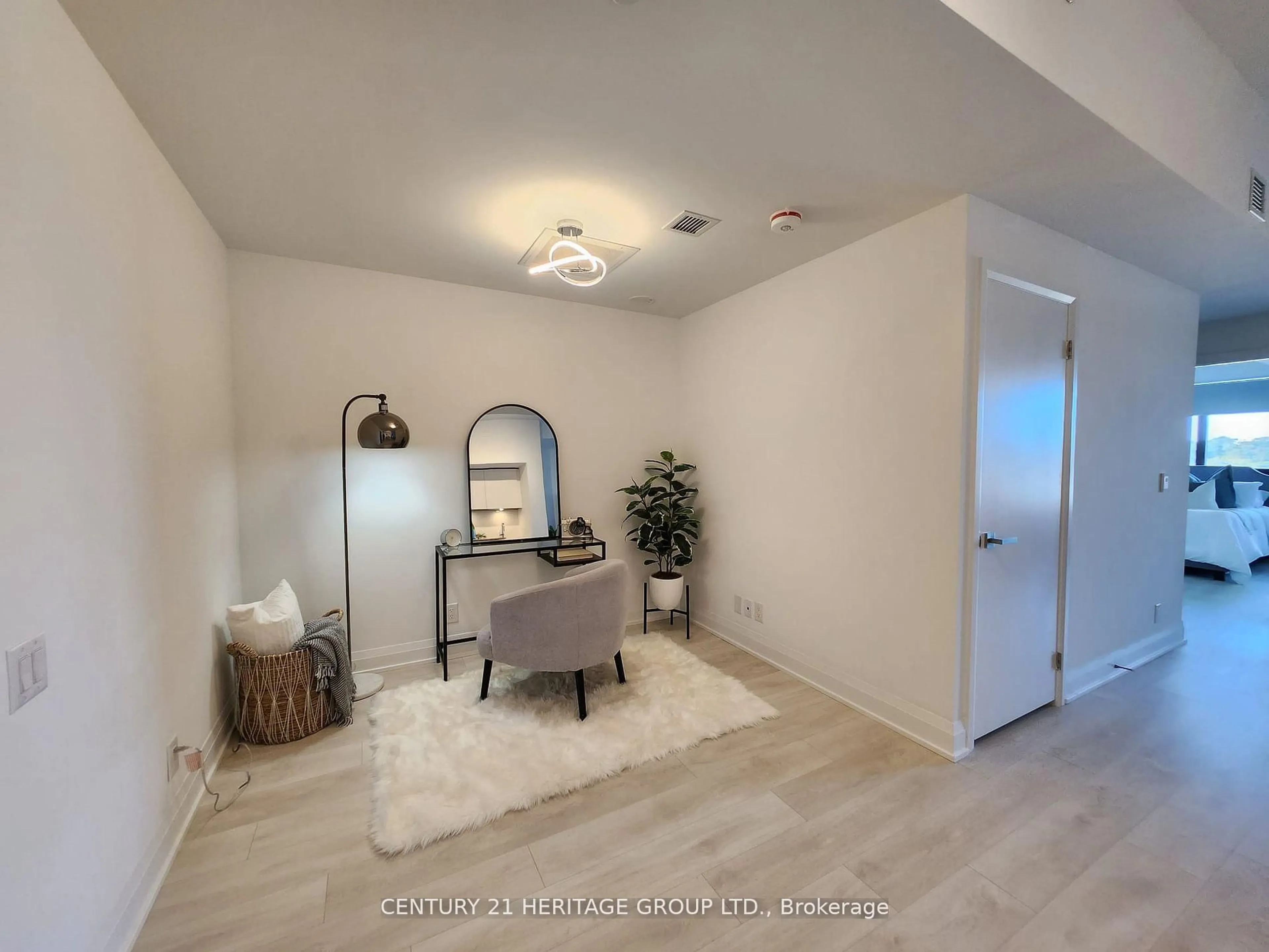 Indoor entryway for 33 Frederick Todd Way #614, Toronto Ontario M4G 0C9