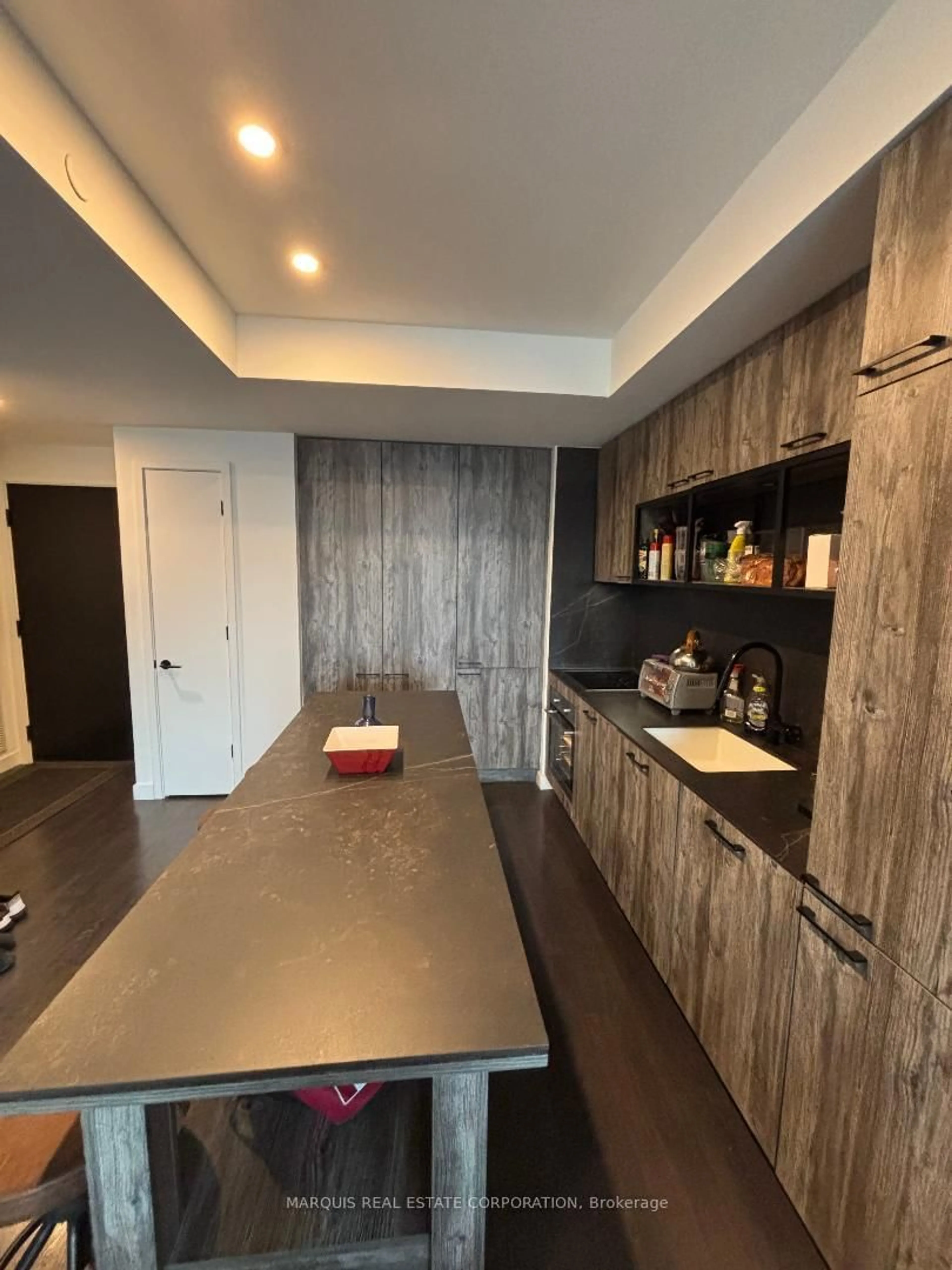 Open concept kitchen, wood/laminate floor for 505 Richmond St #1222 - 0 Parking, Toronto Ontario M5V 0P4