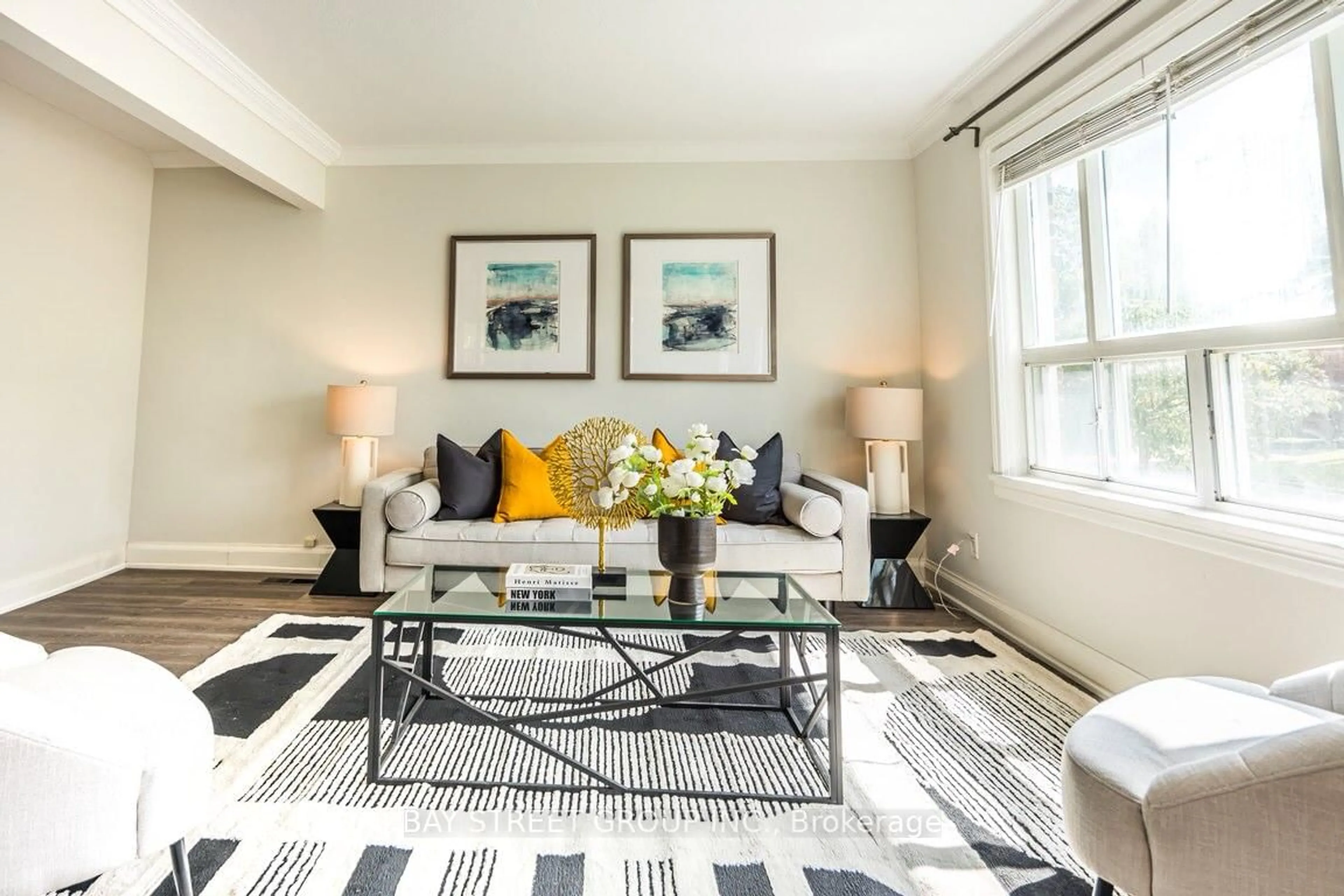 Living room with furniture, carpet floor for 12 Craigmore Cres, Toronto Ontario M2N 2Y3