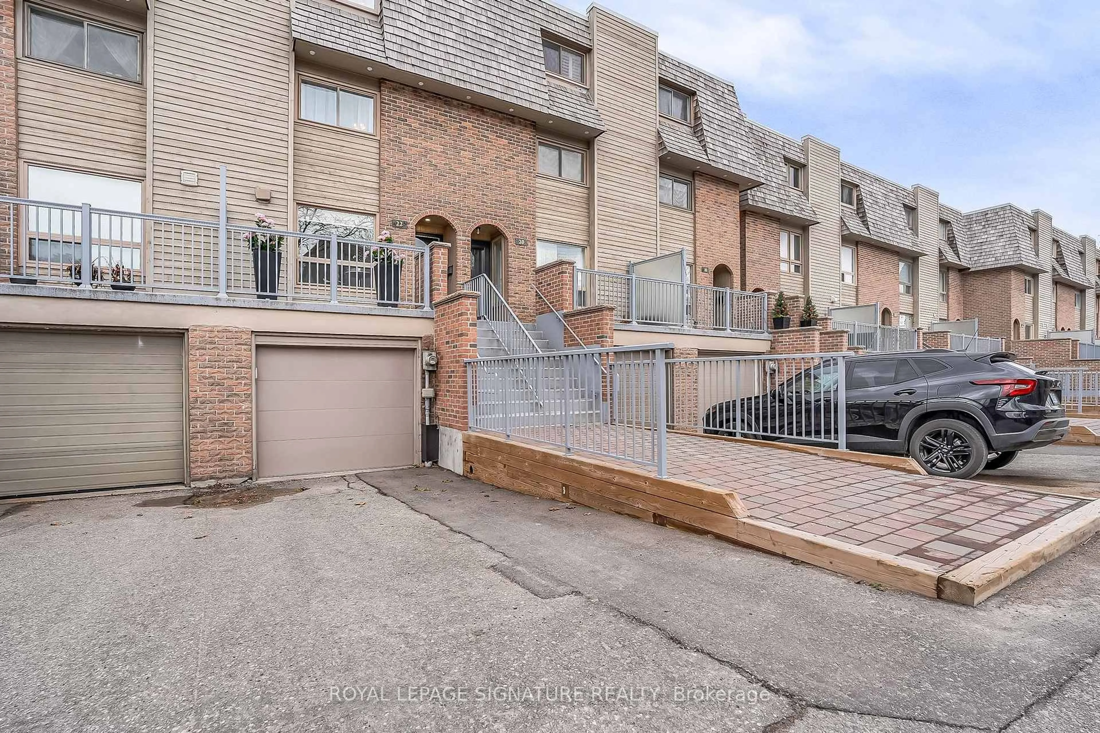 Unknown for 22 Dutch Myrtle Way, Toronto Ontario M3B 3K8